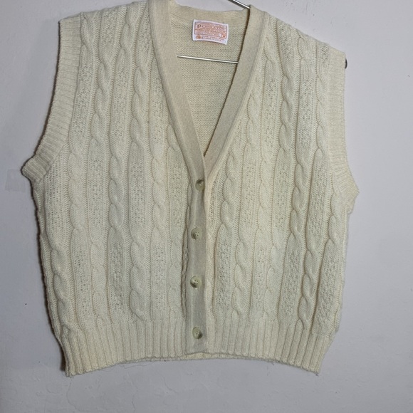 Pendleton Vest Size Medium Yellow Knit Golf Classic 100% Virgin Wool Made In USA - Picture 1 of 6